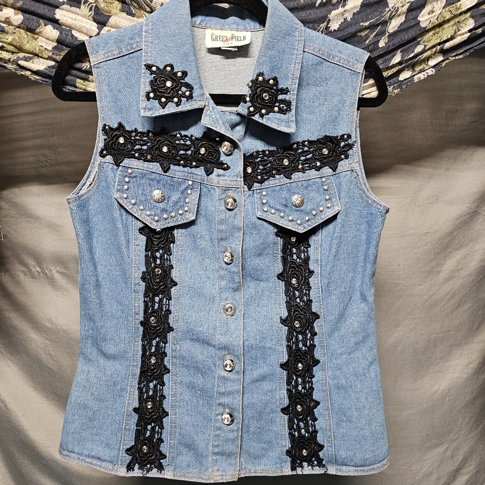 Vintage Green Field Embellished & Embroidered Denim Button Up size Small